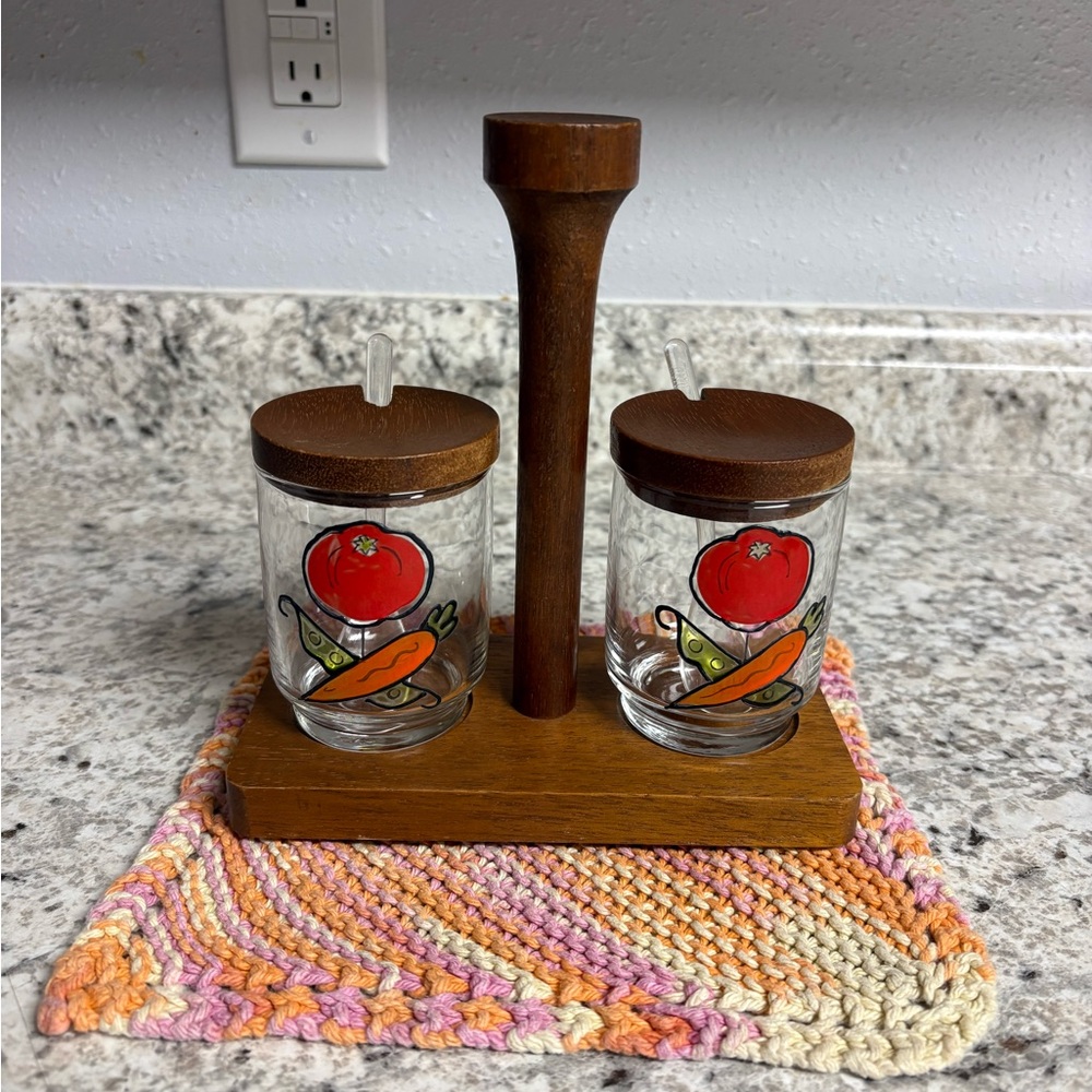 Vintage Glass (TOMATO/BEAN/CARROT)Condiments Set w/Wooden Caddy & Lids And Spoon